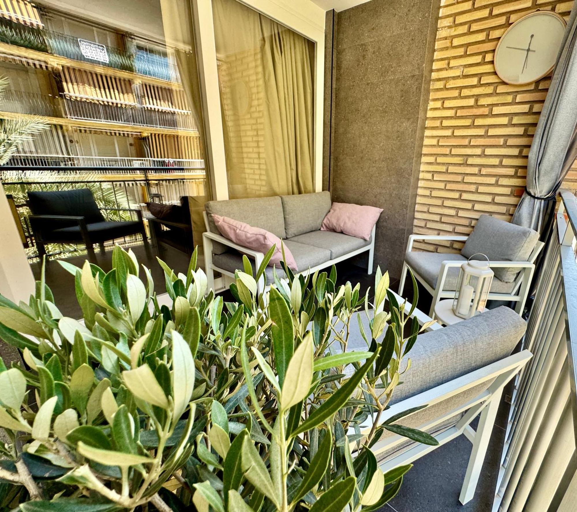 Luxury Y After Renovation In With Parking *